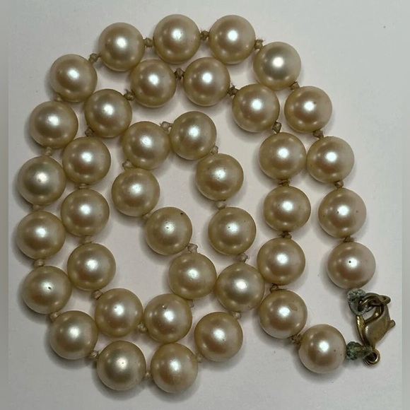 Vintage Pearl Beaded Knotted Necklace Cream Color Retro Classic MadMen Glamour - Picture 6 of 8